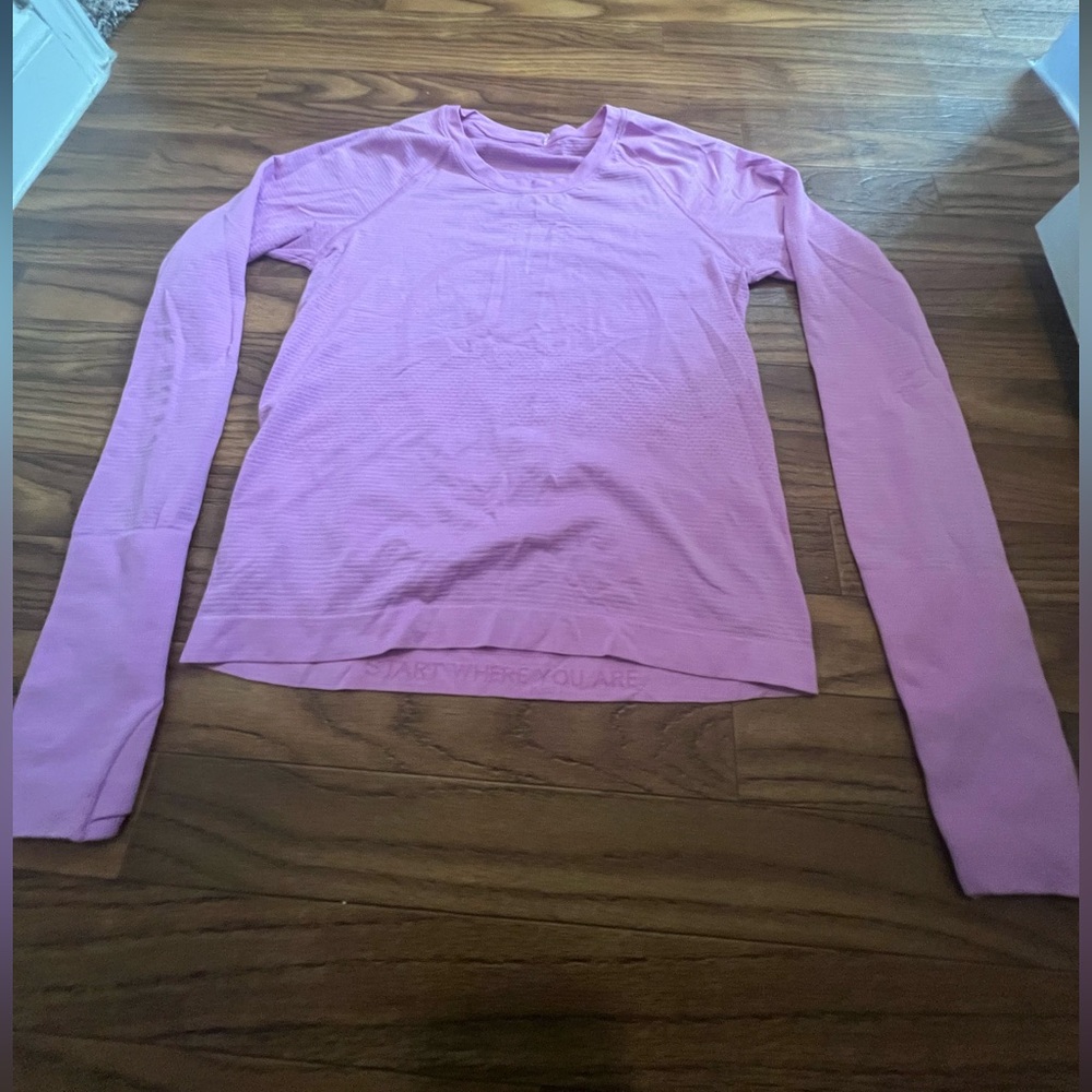 Lululemon Swiftly Tech Long-Sleeve Shirt 2.0
Waist Length